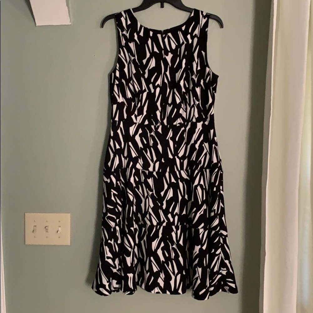 Black and white dress. Perfect for interview.